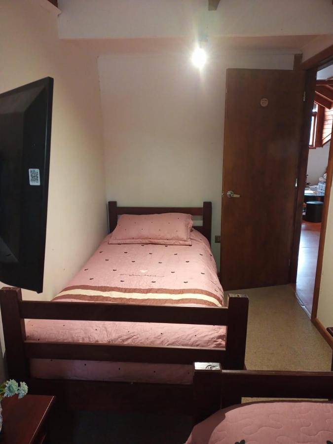 Hostal Valentino Villarrica Esterno foto